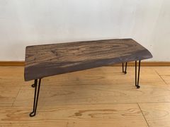 北米産ブラックウォールナット瘤杢を使用した、一点物の天然木テーブル