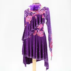 【美品 社交ダンス衣装】パープル ラテン ドレス ワンピース 紫 ラインストーン 花 ビーズ ファー チョーカー デモ 競技用 スパンコール 豪華 レオタード ブラ ストッキング 華やか エレガント 大人 レディース 高級感 ダンスウェア 綺麗 きれいめ