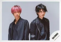 【中古】生写真(ジャニーズ) SixTONES/高地優吾・田中樹/横型・上半身/シングル「NEW ERA」MV＆ジャケ写オフショット/公式生写真