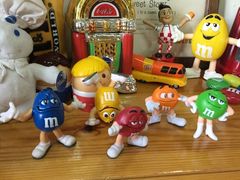 M&M's フィギュア3体セット 1991年製 M&M's フィギュア 3体セット - メルカリ