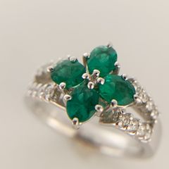 TASAKI タサキ K18WG フラワーモチーフ エメラルド ダイヤモンド リング