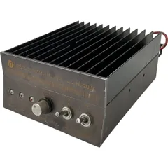 ベアエレクトロニクス　UJ-106VIP 50MHz リニアアンプ　中古 ベアエレクトロニクス UJ-106VIP 50MHz リニアアンプ 中古