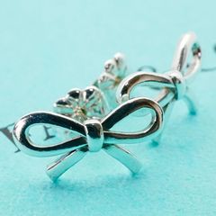 極美品 オールド ティファニー リボン ピアス ボウ/25-1086S - メルカリ