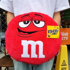 M&M's エムエム/ダイカットフェイスクッション・レッド/アメリカン雑貨　アメキャラ　インテリア