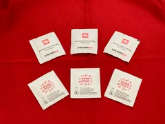illy caster sugar 50個　お砂糖ですのサムネイル
