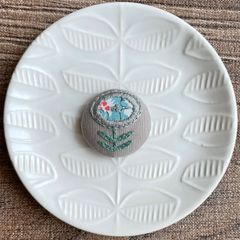 刺繍【ヘアゴム】【ポニーフック】【ブローチ】選べるパーツ　no.57