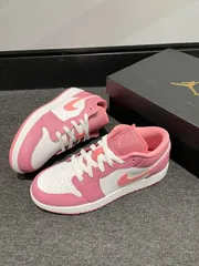 NIKE AIR JORDAN 1 LOW GS ナイキ エア ジョーダン 1 ロー GS レディース スニーカー ローカット DESERT BERRY/CORAL CHALK/WHITE ピンク 553560-616｜本日限定特価｜新品未使用