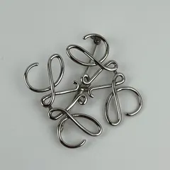 【✨新品未使用品✨】LOEWE ゴールドブローチ　希少　最終値下げ LOEWE(ロエベ) / ブローチ/アクセサリー/--/ゴールド/レディース