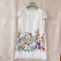 ローズティアラ　42 鮮やかな花柄ワンピース　大きいサイズ　白　刺繍