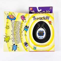 未使用 初代 たまごっち 白 青 海外版 バンダイ TAMAGOTCHI - メルカリ