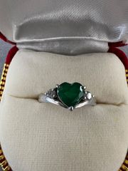 【希少な美形ハートシェイプ】エメラルド リング Pt900 E1.19ct  D0.15ct  12号