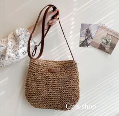 ストローバッグ　ショルダー　ミニショルダー　かごバッグ　斜めかけバッグ　肩掛けカバン　夏　サマーバッグ　肩掛け　麦わら　ミニバッグ　ストロー素材