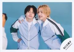 【中古】生写真(STARTO) なにわ男子/西畑大吾・道枝駿佑/横型・上半身/「なにわ男子 LIVE TOUR 2024 ’+Alpha’」グッズオフショット/公式生写真