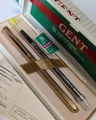 ST LAVIN 万年筆 ゴールドカラー 筆記具 ボールペン ケース付き - メルカリ