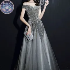 新品 未使用 スパンコールのゴージャスなイブニングドレス パーティードレス