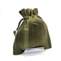 美品　イッセイミヤケ　巾着　プリーツ　バッグ　ダークグレー　レッド 美品 イッセイミヤケ 巾着 プリーツ バッグ ダークグレー レッド
