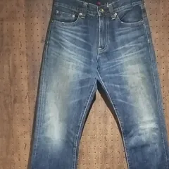 UJ　ユニクロジーンズ 　レギュラーフィットストレートジーンズ　サイズ２８ 　321-064972