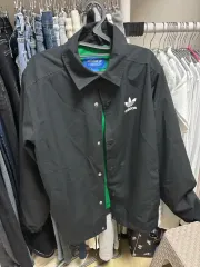 アディダス ブラック コーチジャケット