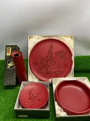 泉山作　村上木彫堆朱 花瓶 花鳥 孔雀 天然漆 茶道具 華道 共箱 極美品 泉山作 村上木彫堆朱 花瓶 花鳥 孔雀 天然漆 茶道具 華道 共箱 極美