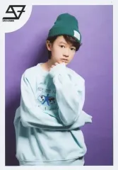 【中古】生写真(男性) SUPER★DRAGON/伊藤壮吾/上半身・衣装水色・ニット帽・左手顎・顔右向き・背景紫/「NUMBER 9 TOUR」生写真セット～第4弾～