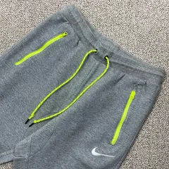 Nike(ナイキ） グレー 蛍光 ネオン トレーナー ジョガーパンツ S 250207
