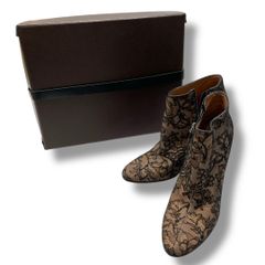 Item thumbnail for item 285a324e-24d1-40ab-98b7-9c105389a2e4