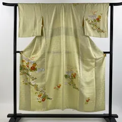 付下げ 身丈152.5cm 裄丈62cm S 袷 逆さ雲取り 菊 金彩 刺繍 薄黄 正絹 秀品 【中古】