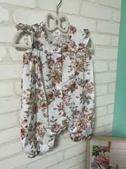 ベビー♥　フラワーフラッタースリーブロンパース＆ヘアリボン　6-9months