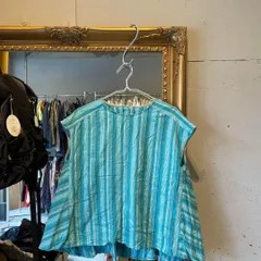 E ドゥクラッセ DoCLASSE ストライプ 総柄 ブラウス シャツ 半袖　お呼ばれ　デート　オフィスカジュアル　食事会　ブルー 青 フレンチスリーブ