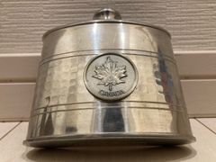 Item thumbnail for item 20166b41-e7a6-40bc-998d-575f144f92e7