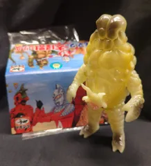 ヤモマークの大怪獣シリーズ帰って来たニセウルトラマン 蓄光 タイプ