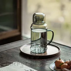 ガラス　角　ピッチャー　ハンドメイド　グリーン　希少　ヴィンテージ　工芸品 ガラス 角 ピッチャー ハンドメイド グリーン 希少 ヴィンテージ