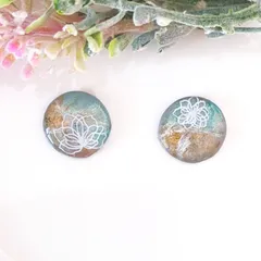 no.54　レジン　水彩画　白い花　カボション　ピアス　イヤリング　ハンドメイド