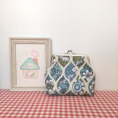 Item thumbnail for item b8b929aa-7102-45bf-b0e9-54e22f4523dd