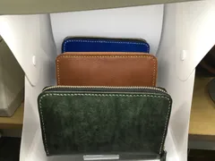 ショートラウンドファスナーウォレット