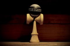 FTY KENDAMA FADE LOGO 24SHAPE　BLK-WHT(WHT-LOGO)　けん玉