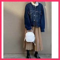 ★スタッフおすすめ★スクエア ミニボストンバッグ　型押し素材  キレイめからカジュアルファッションまで、スタイリングをオシャ 上品　おすすめ おしゃれ　★売れ筋★　人気 高見え　高級感