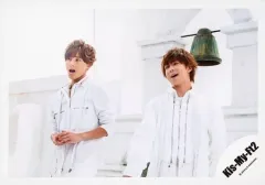 【中古】生写真(ジャニーズ) Kis-My-Ft2/北山宏光・藤ケ谷太輔/横型・膝上・衣装白・左向き・口開け・藤ケ谷両手曲げ・背景白・鐘/シングル「君、僕。」MV＆ジャケ写オフショット/公式生写真 