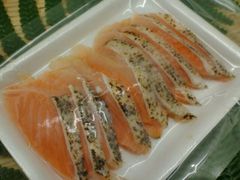使いやすい10枚　寿司ネタ　サーモントラウト焼きハラススライス6ｇ×10枚　すしねた　業務用　生食用　刺身用　海鮮丼　手巻き寿司
