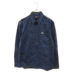 FRED PERRY (フレッドペリー) Graphic Text Shirt グラフィックテキストシャツ ロゴ 総柄 長袖シャツ M6575 ブルーのサムネイル