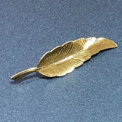 ビンテージ　ブローチ　モダンデザイン！　リーフ　ゴールド　シンプルクラシカル　ヴィンテージ　バッジ　ピンバッチ　レトロ　AKS310