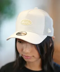 【ムラスポ公式】新品 NEW ERA ニューエラ キッズ ジュニア 子供 キャップ 帽子 メッシュ Youth 9FORTY A-Frame トラッカー Cotton Flax オーバルロゴ ベージュ 14392037