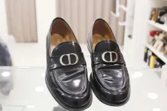 2024年最新】dior ローファーの人気アイテム - メルカリ