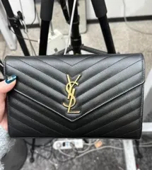 イヴ・サンローラン ショルダーバッグ