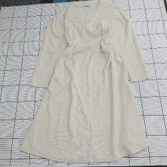 ◇ ⊇美品 La memoire ラメモワール シンプル 長袖 膝下丈 Vネックワンピース サイズ表記なし アイボリー系 レディース E  【1508250006029】のサムネイル