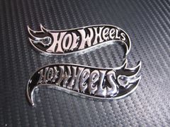 ● HOT WHEELS ホットウィール メタル製 CH/BLACK 凹凸仕様 エンブレム 左右SET！