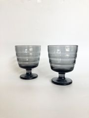 【新品・2個セット】昭和レトロ 脚付きグラス シルバーグレー　2個セット 240ml フリーカップ パフェ カフェ風 デザート ジュース ワイン おしゃれ 懐かしい 食洗機対応 ギフト