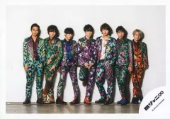 【中古】生写真(ジャニーズ) 関ジャニ∞/集合(7人)/横型・全身・横並び・衣装緑紫青黄オレンジ・センター横山・両手組み・目線右・背景白/『なぐりがきbeat』PV＆ジャケ写撮影/公式生写真