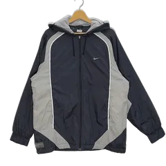 NIKE ナイキ ナイロンジャケット 中綿 フード内側メッシュ フーディー ライトアウター ワンポイント刺繡 オーバーサイズ ビッグシルエット CHINA製 Lサイズ ブラック グレー