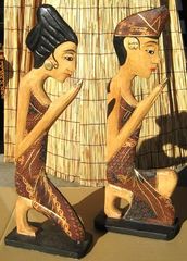 バリ島木彫り人形≪祈り≫〜男女ペア〜=ナチュラル=